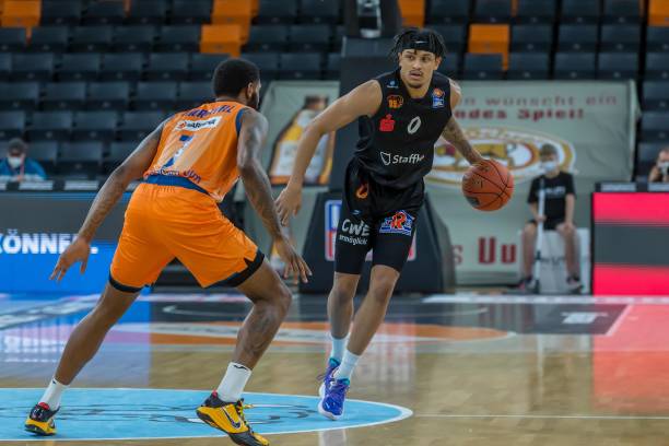 主队以0比 主队以0比