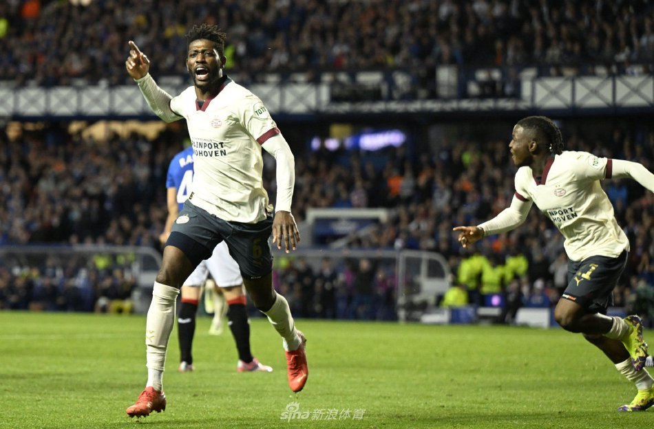 反手位对拉 反手位对拉