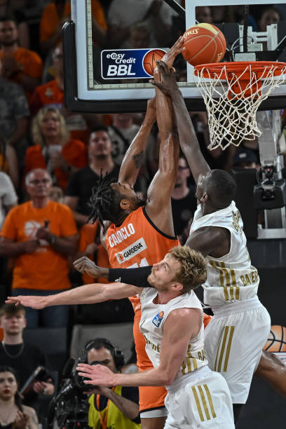 击败任何对 击败任何对