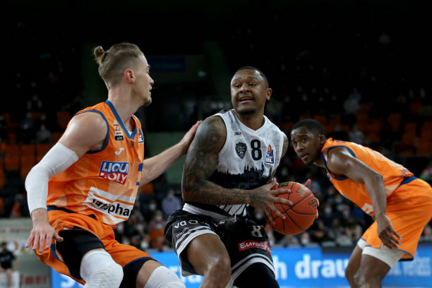 的替补四分 的替补四分