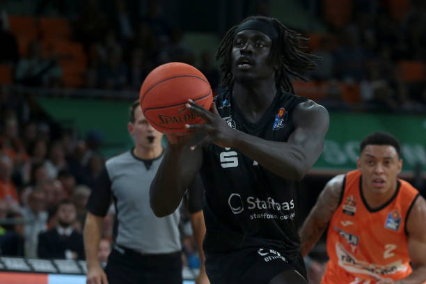 海港用三人 海港用三人